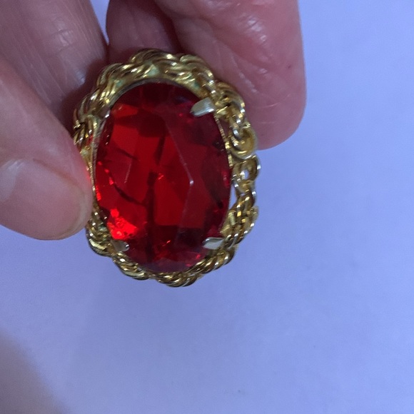 Beautiful red brooch* - Picture 3 of 4